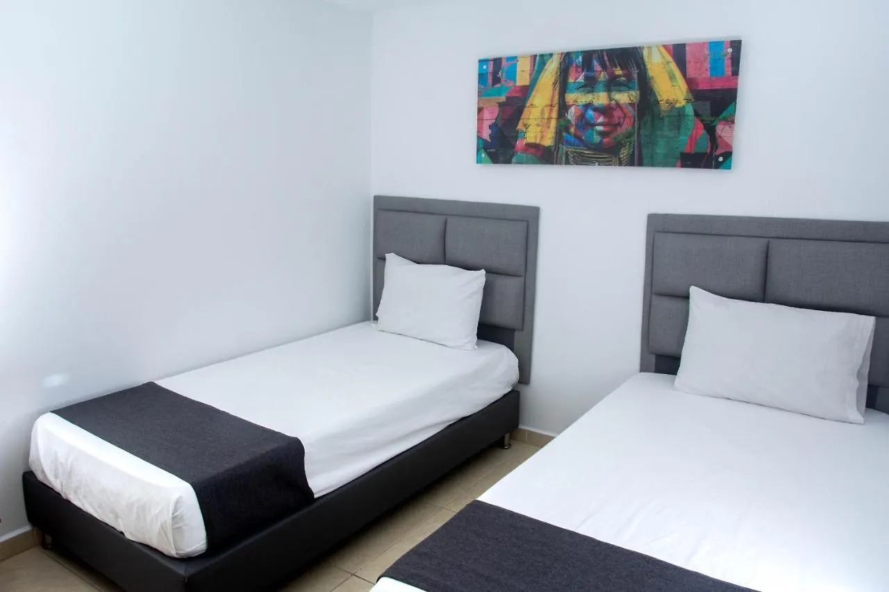 13 Trece Aparta Hotel Медельин