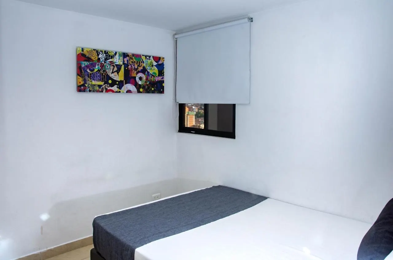 13 Trece Aparta Hotel Медельин