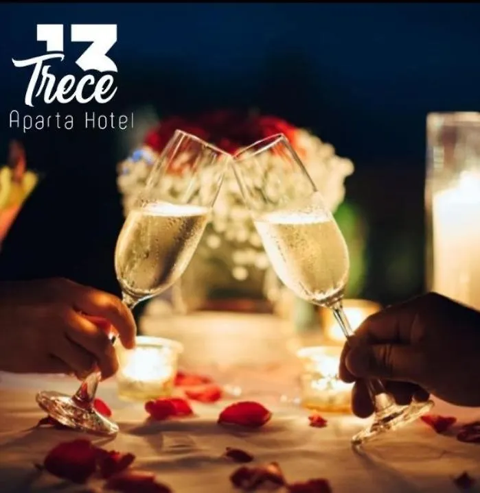 13 Trece Aparta Hotel Медельин