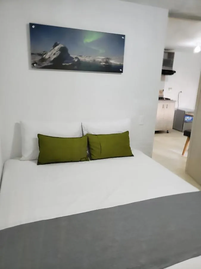 13 Trece Aparta Hotel Медельин