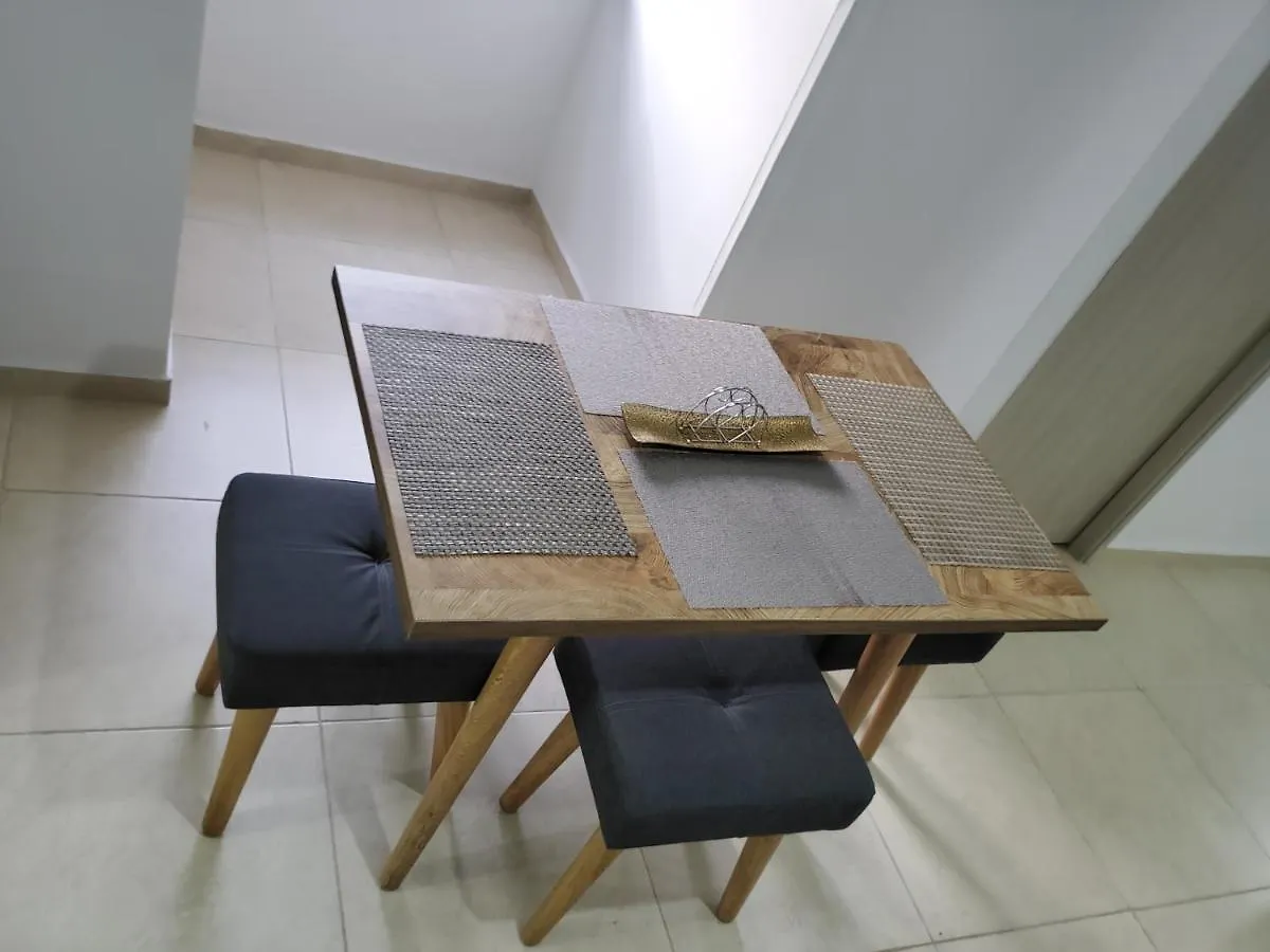 13 Trece Aparta Hotel Медельин