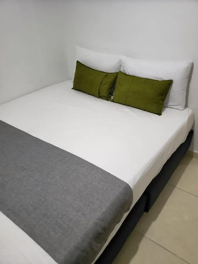 13 Trece Aparta Hotel Медельин